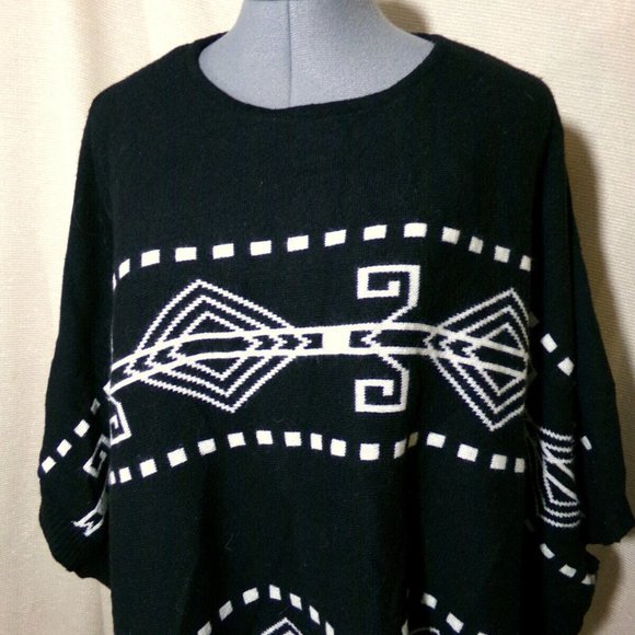 FOREVER21 Shawl Sweater Pullover S/M Black White Southwestern Aztec print SOFT! - Picture 2 of 8
